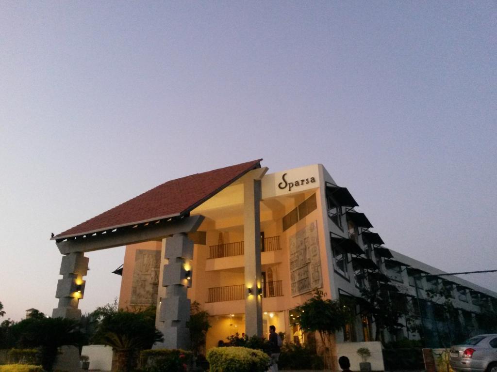 坎牙库马里斯帕萨度假酒店 根尼亚古马里 外观 照片
